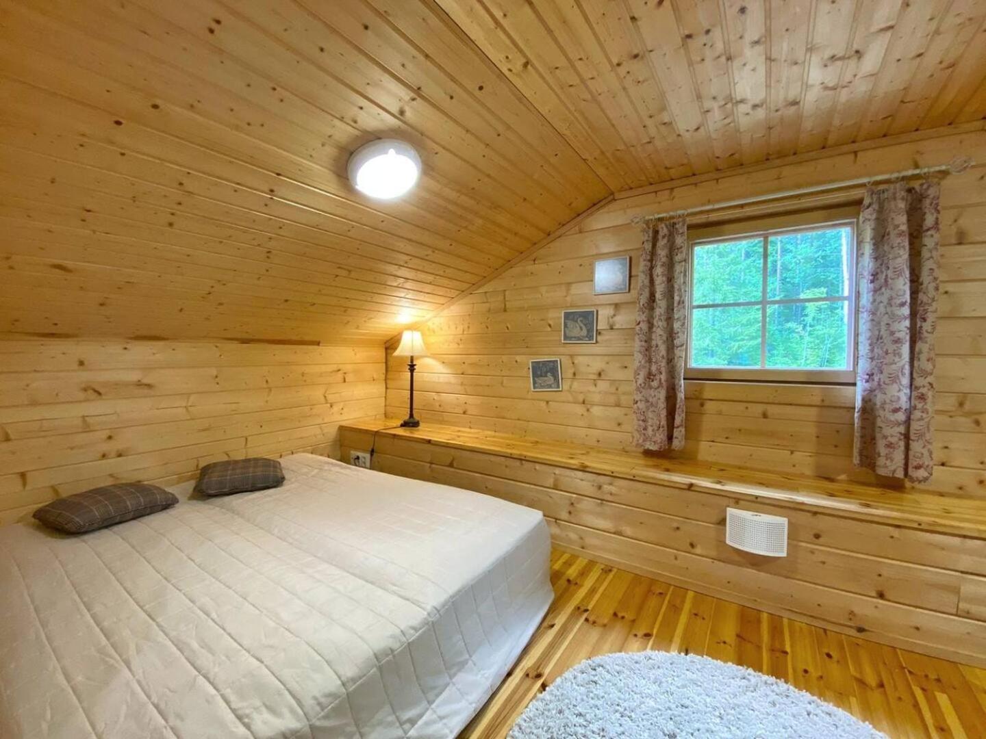 Beautiful And Spacious Lakeside Loma-asunnot *