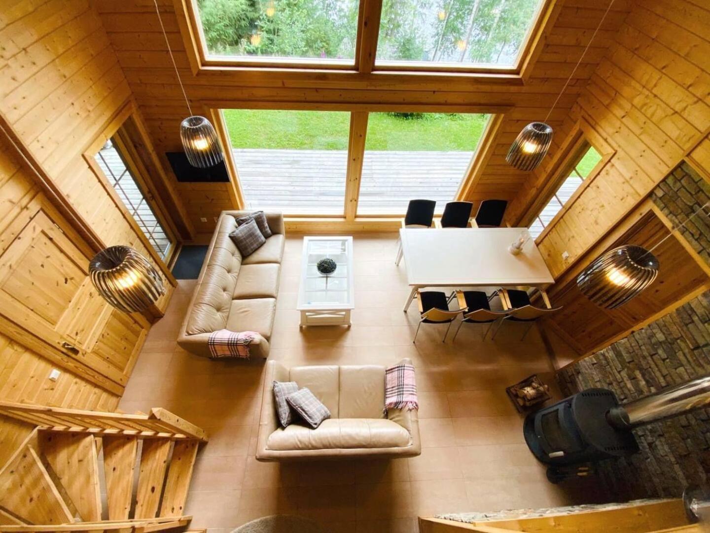 Loma-asunnot Beautiful And Spacious Lakeside *